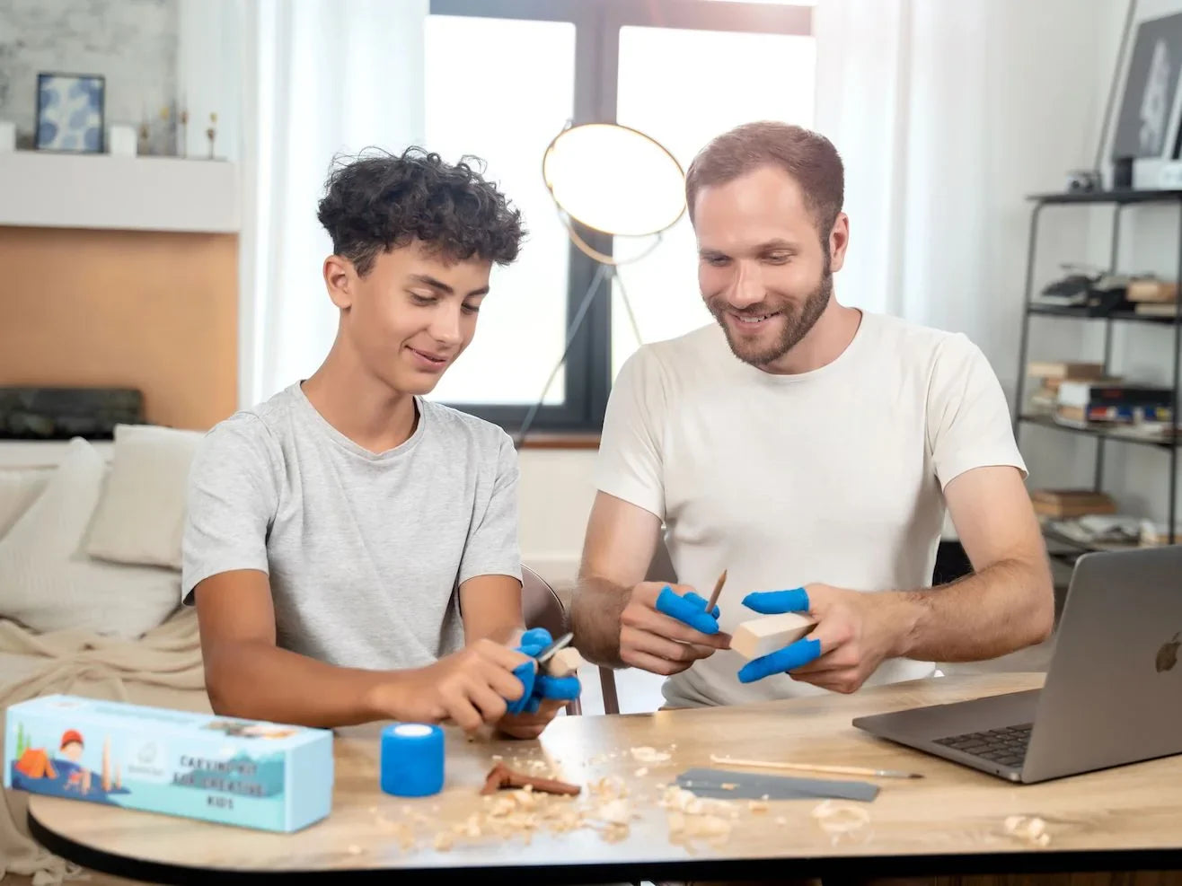 DIY08 Spruce Tree Carving Kit – Kids Wood Whittling Set