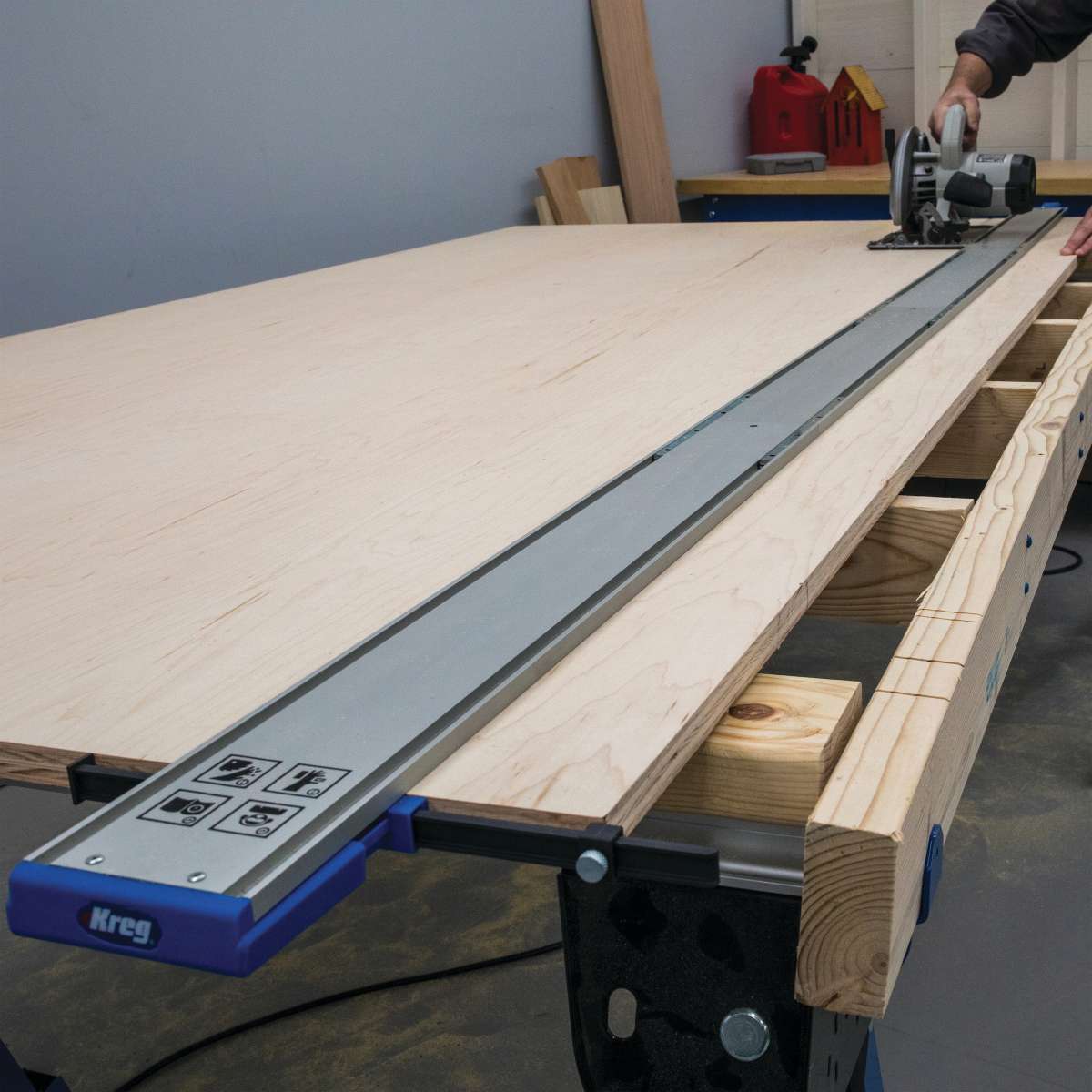 Kreg Straight Edge Guide XL Universal Saw Cutting System with GripMaxx Clamp