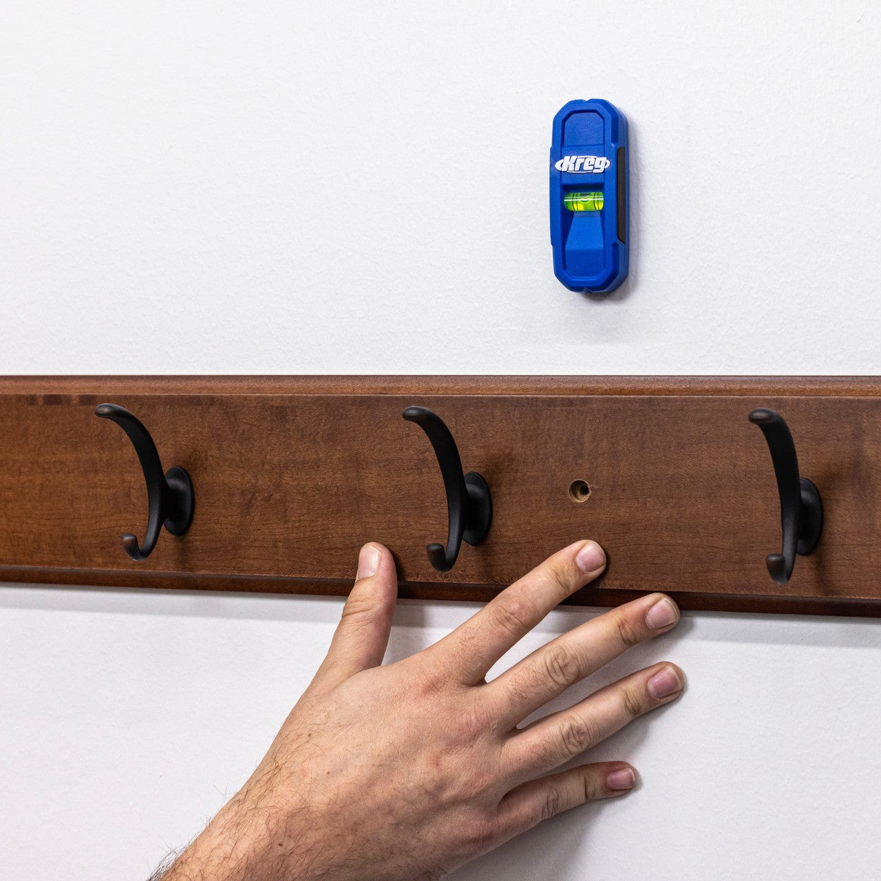 Kreg Magnetic Stud Finder with Hands-Free Level and Precision Marking