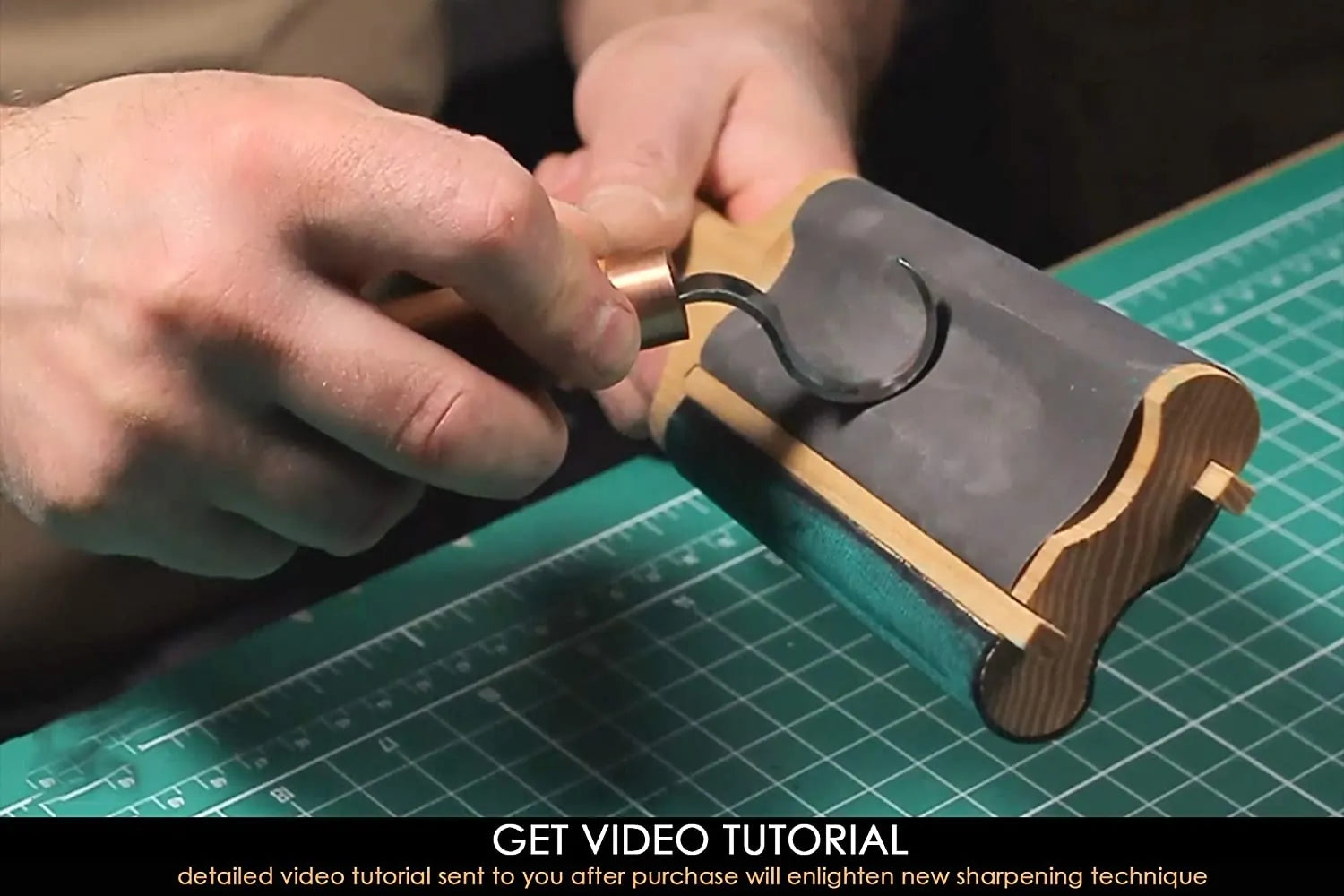 BeaverCraft LS5P1 Dual‑Sided Leather Paddle Strop for Hook Knives