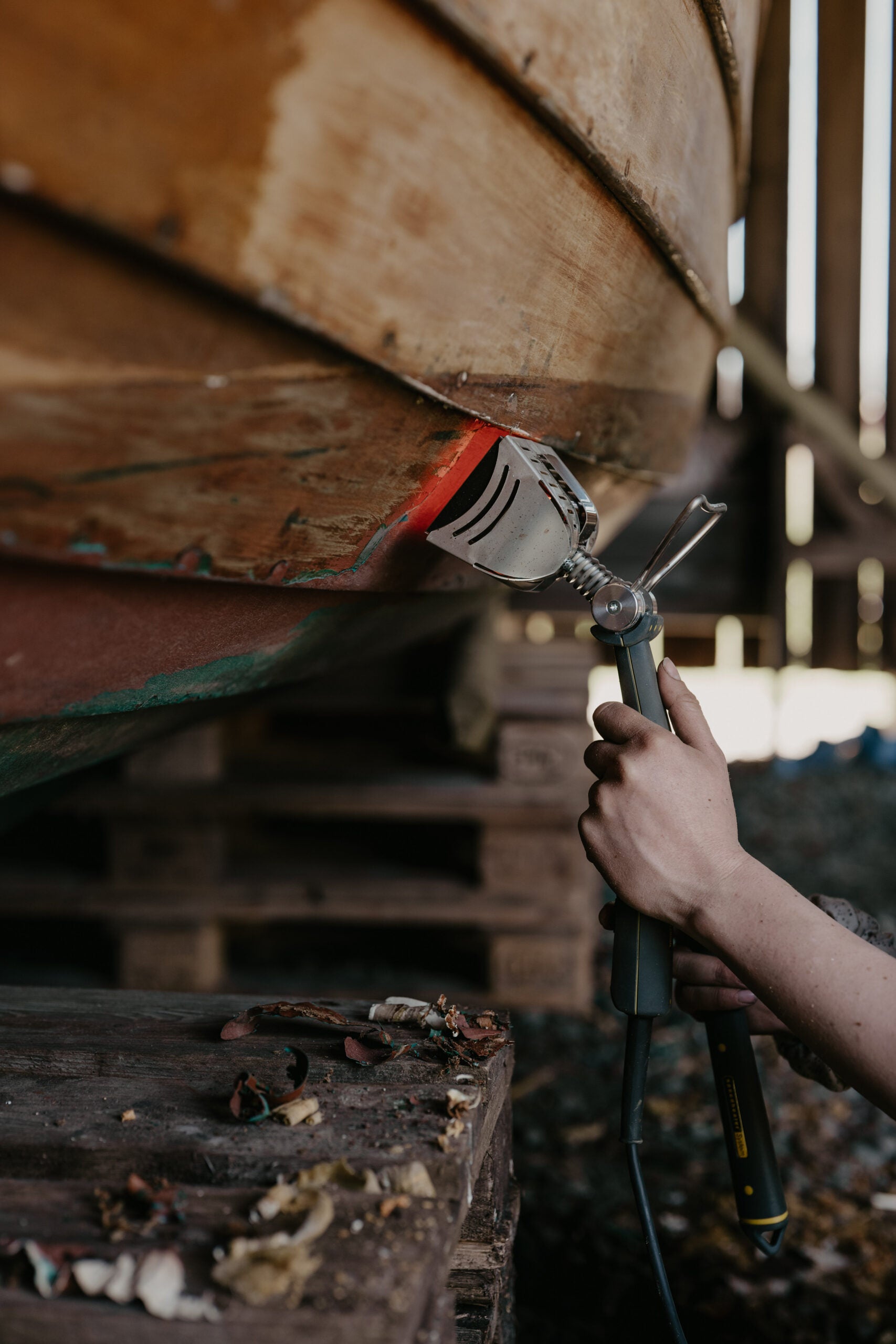 Speedheater Boomerang Scraper: Essential Paint Removal Tool for Detailed Woodwork