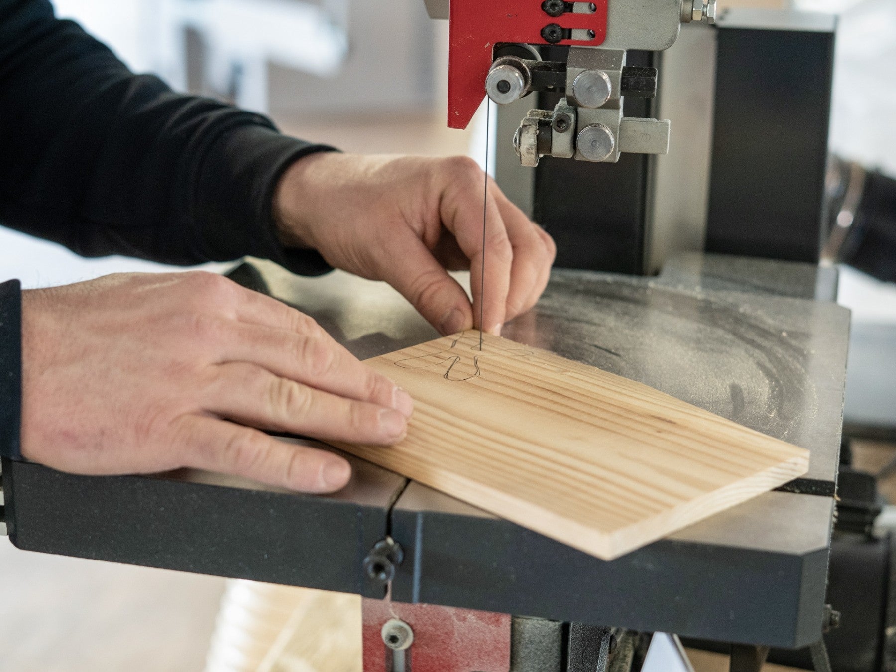 EXMAC Precision Bandsaw MIDICUT 270 PRO: Versatile Wood & Metal Cutting Machine