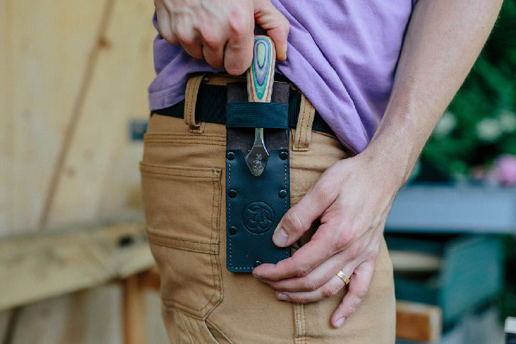 W.I.N.A.C. 35mm Short Chisel, Unique Recycled Skateboard Handle, Leather Holster
