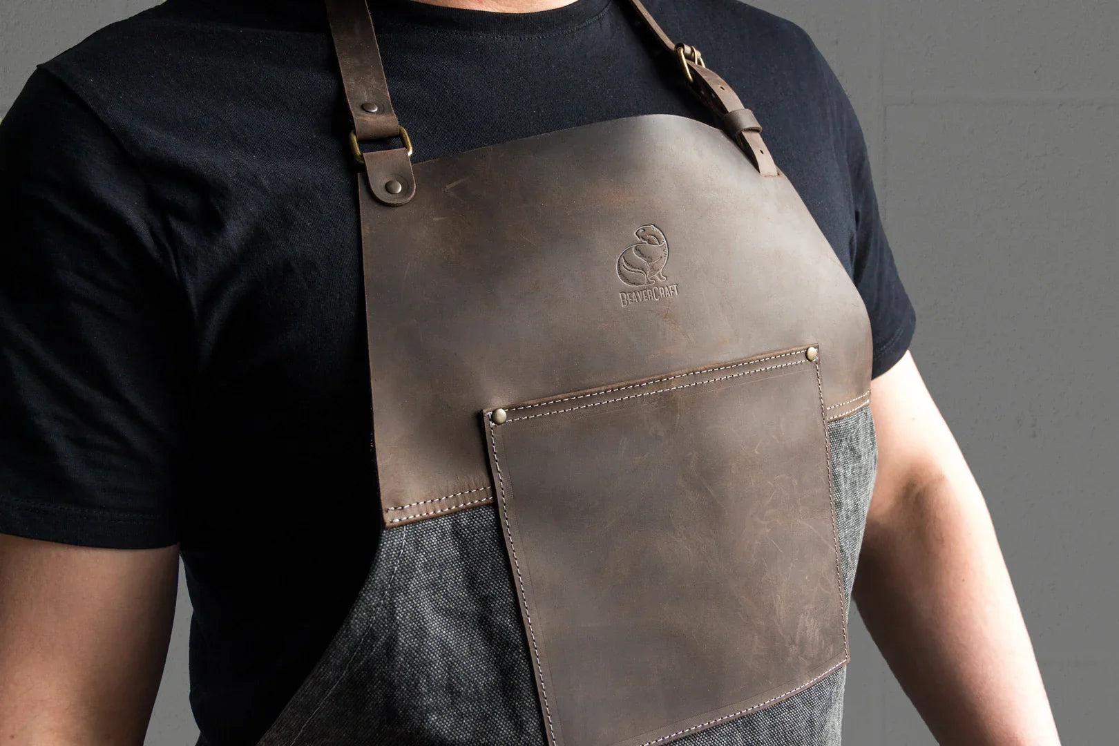 Adjustable Canvas & Leather Work Apron – Heavy‑Duty BeaverCraft AP4