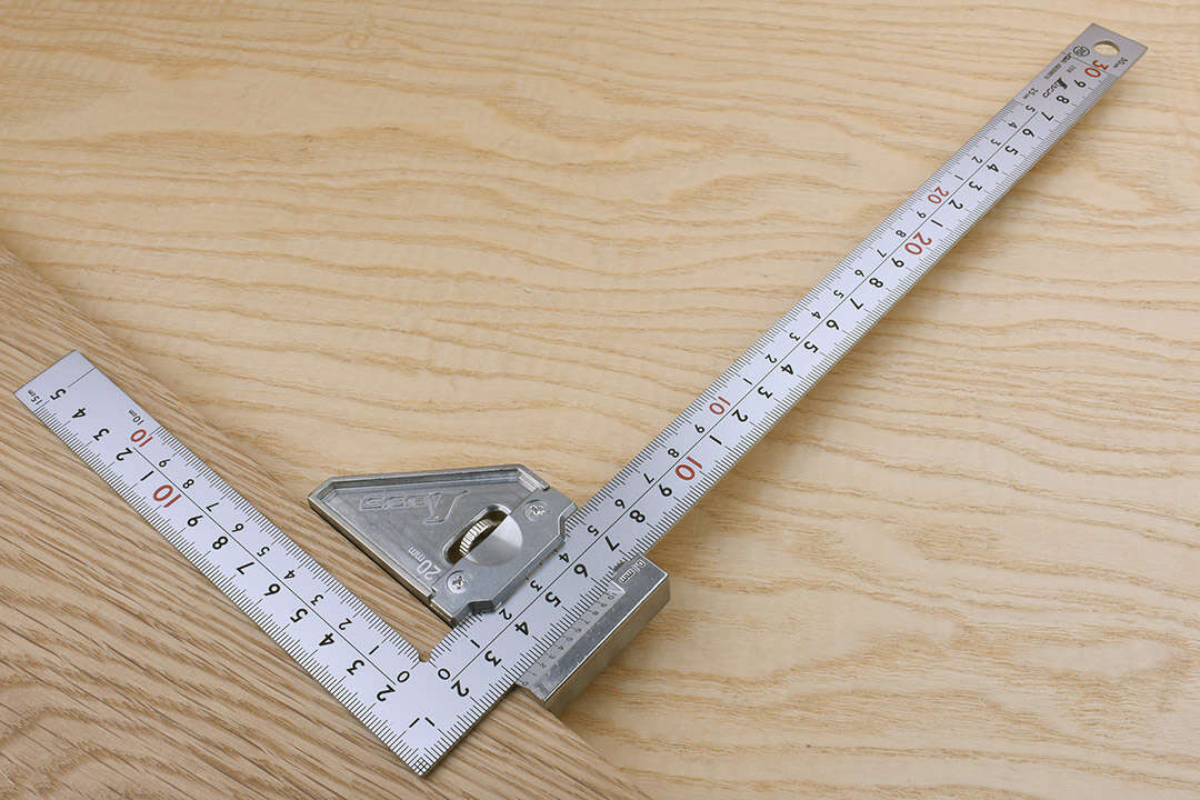 Shinwa Premium Hard Chrome Carpenter's Square: Precise 300mm Metric Woodworking Tool