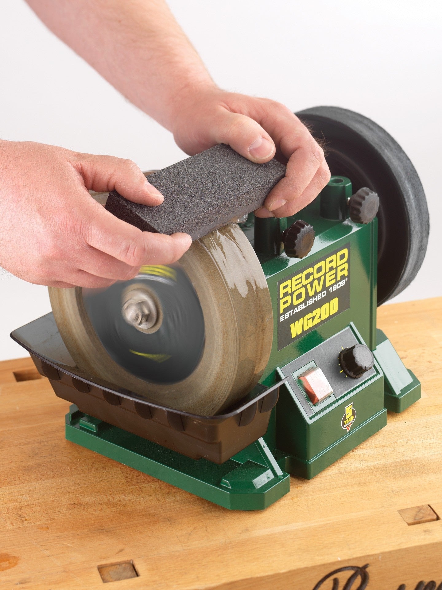 RECORD POWER WG200 Wet Grinder: Precision Sharpening Machine with Variable Speed
