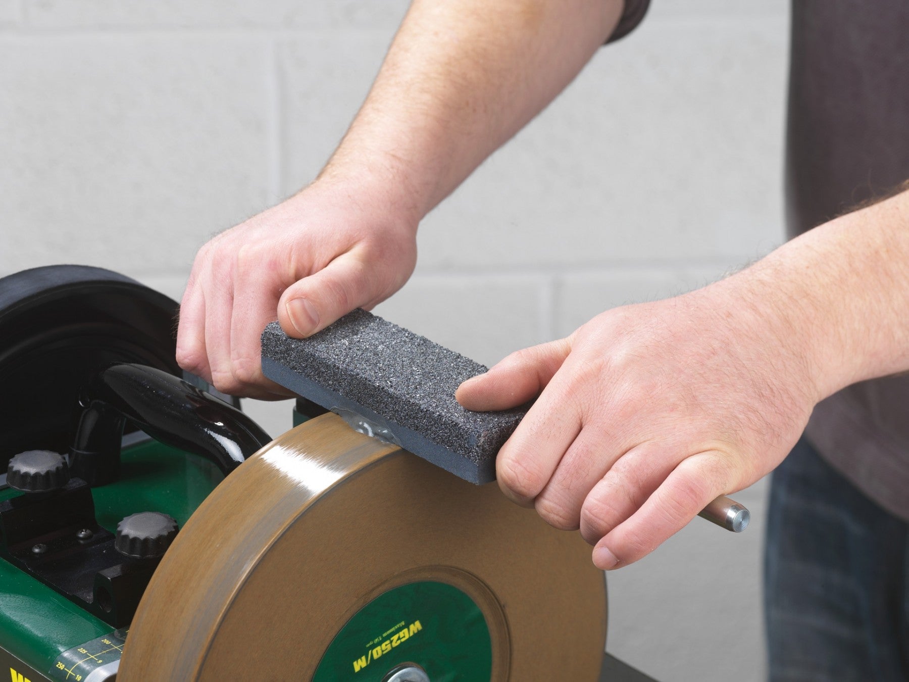 Record Power WG250 Wet Grinder: Precision Sharpening for Woodworking Tools