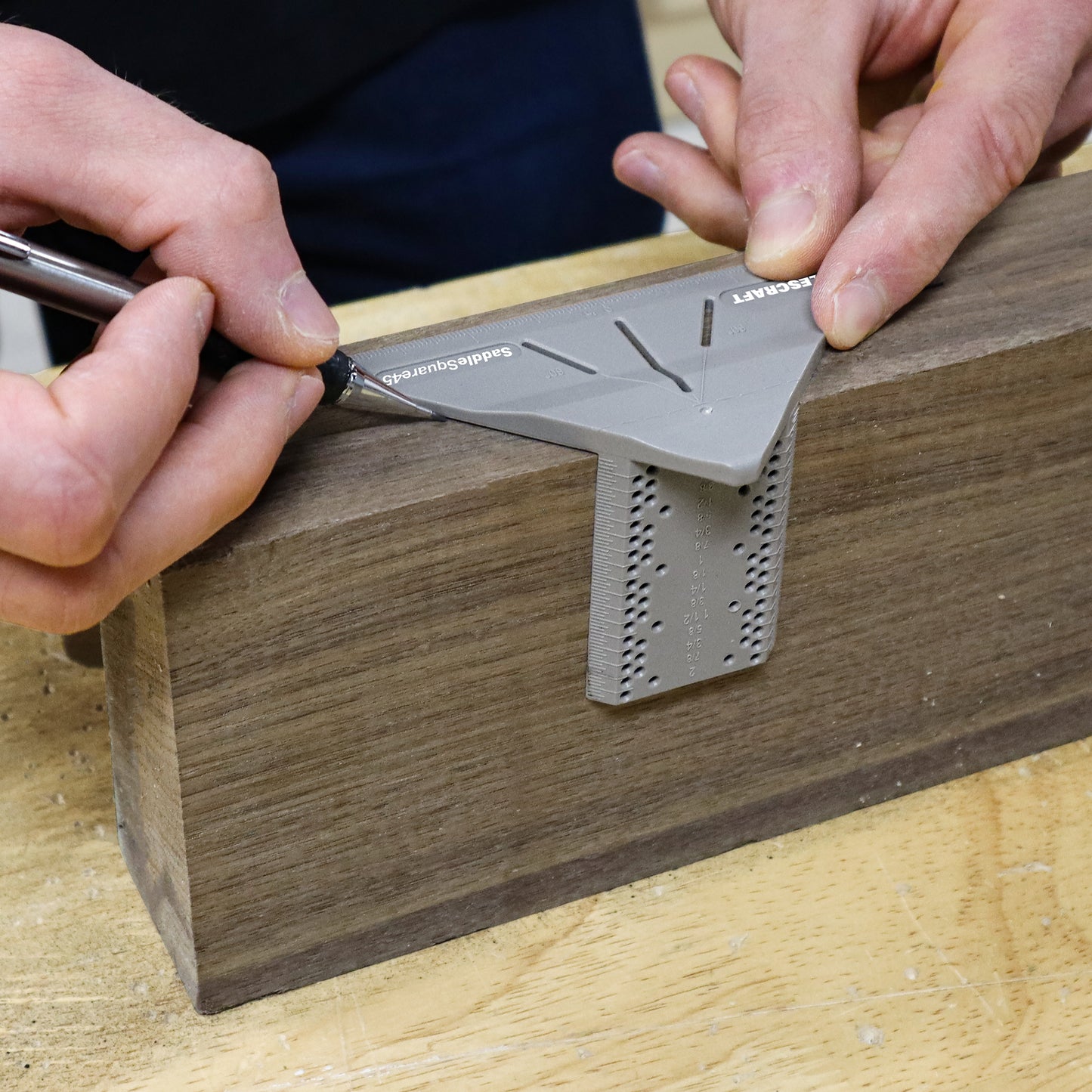 Compact 45° Miter Saddle with Dual 1/32” Rulers