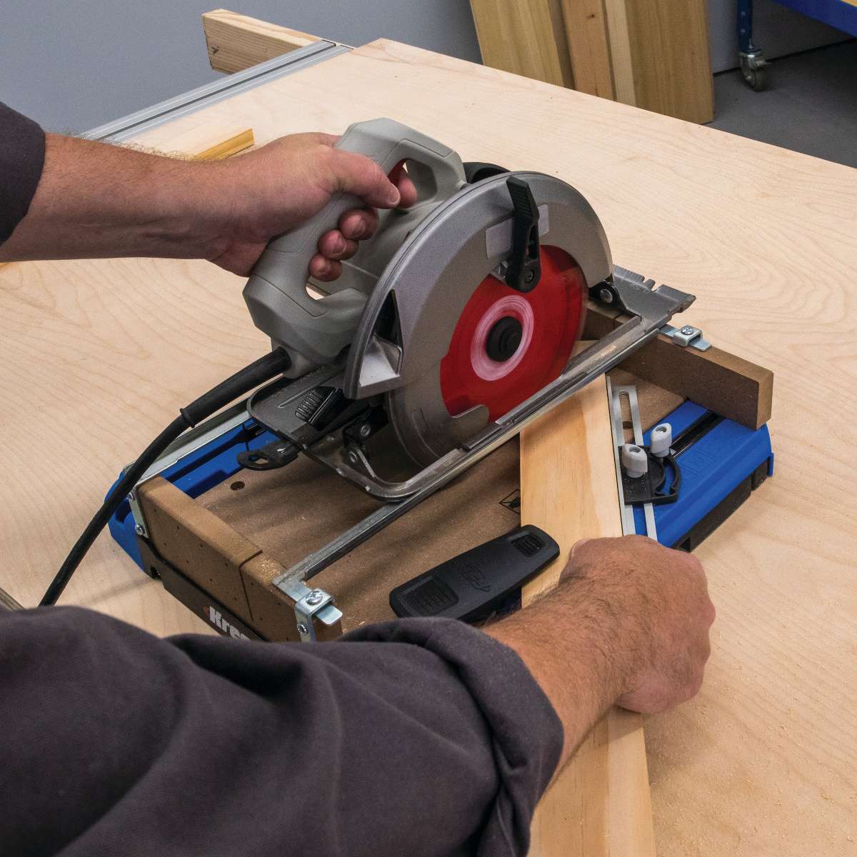 Kreg Portable Circular Saw Crosscut Station: Achieve Precise, Splinter-Free Woodworking Cuts