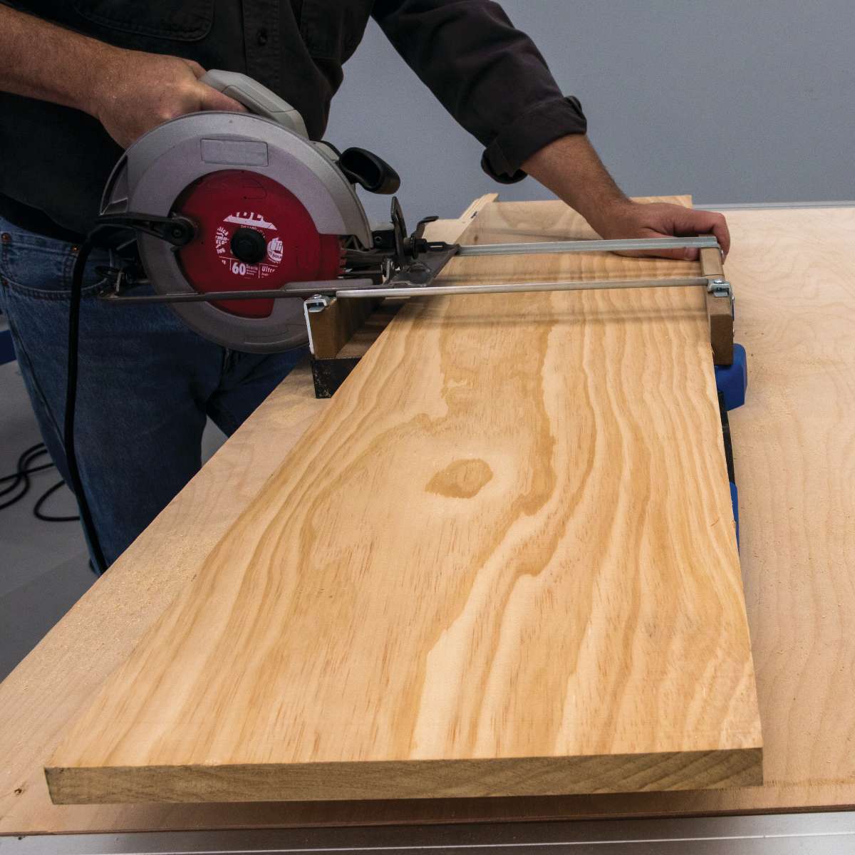 Kreg Portable Circular Saw Crosscut Station: Achieve Precise, Splinter-Free Woodworking Cuts
