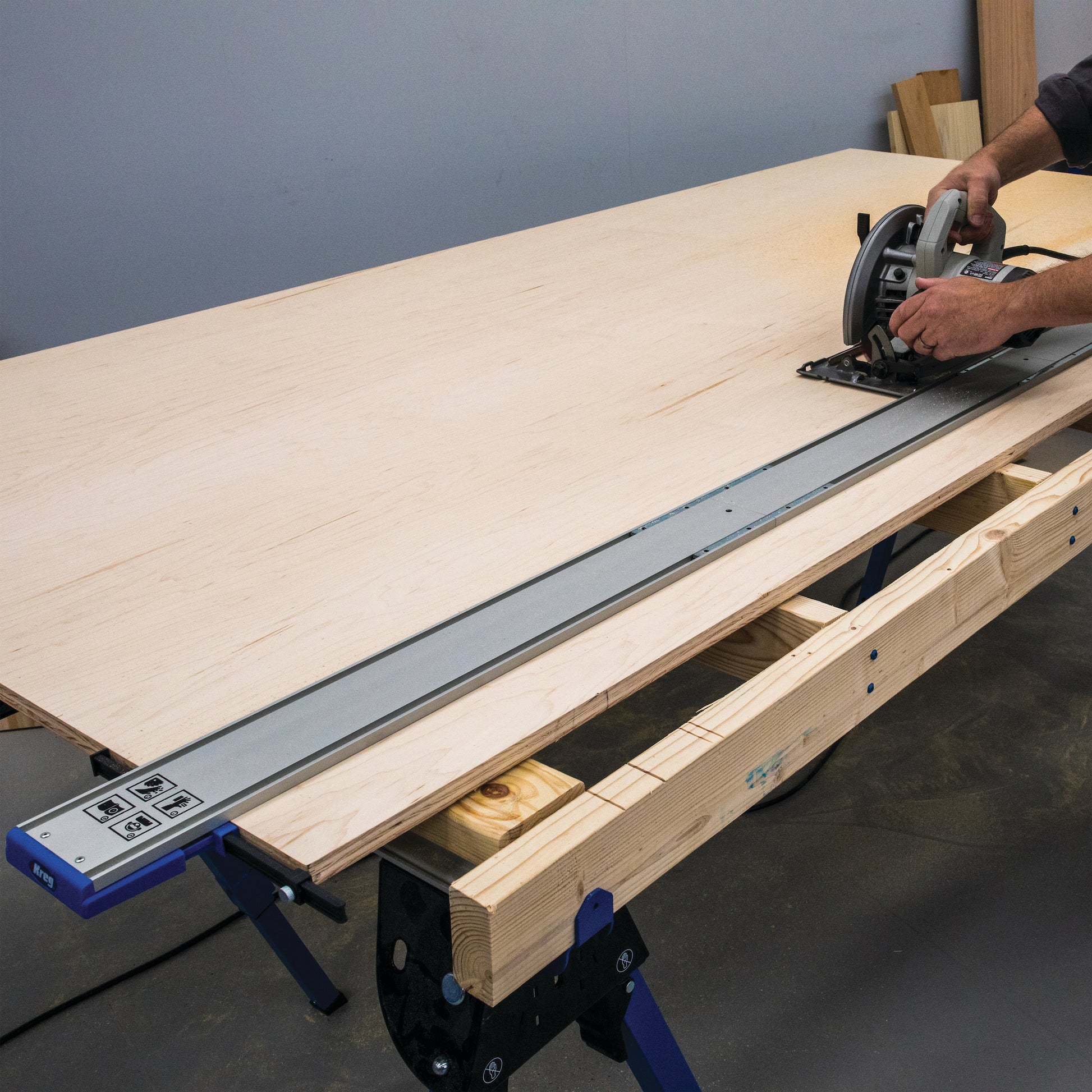 Kreg Straight Edge Guide XL Universal Saw Cutting System with GripMaxx Clamp
