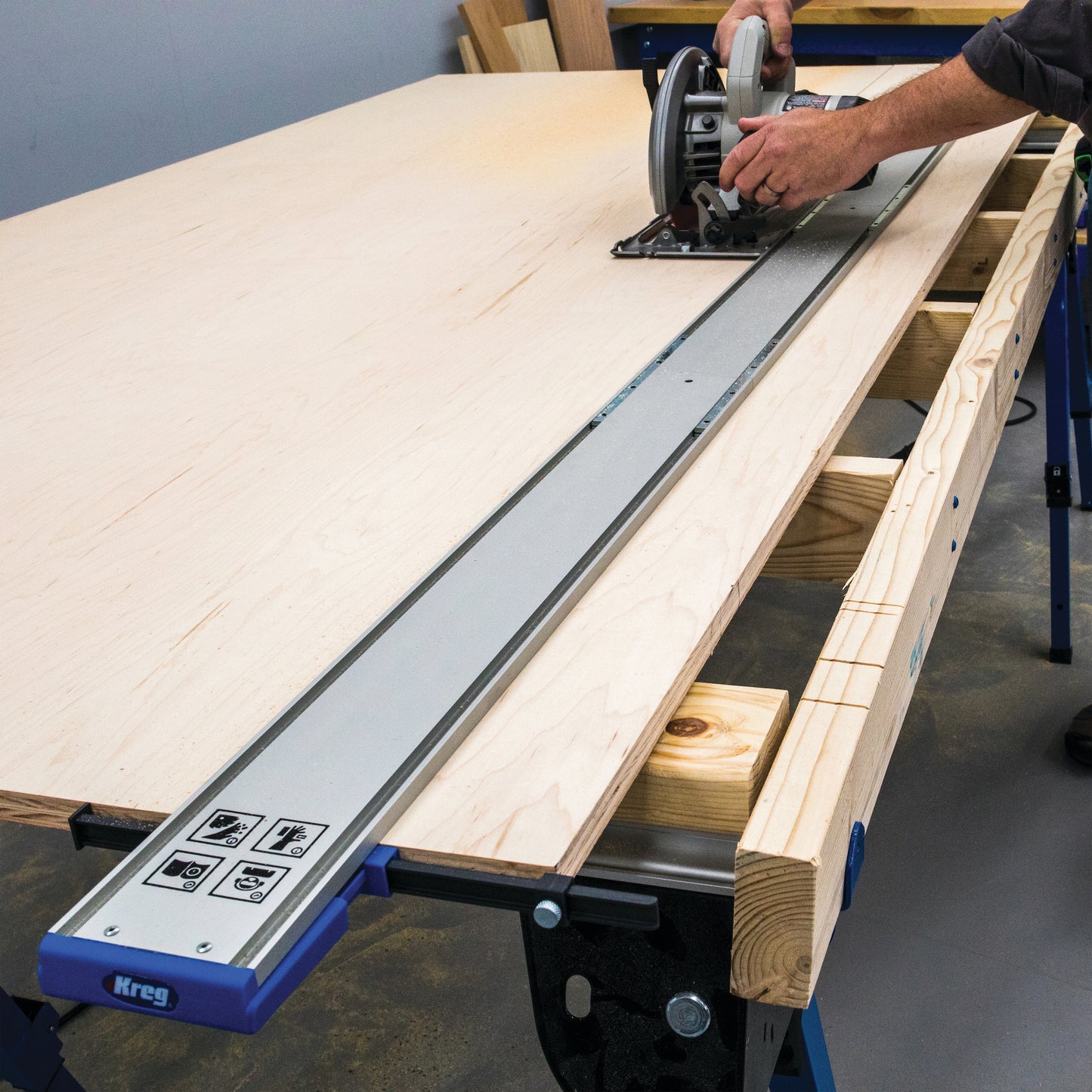Kreg Straight Edge Guide XL Universal Saw Cutting System with GripMaxx Clamp