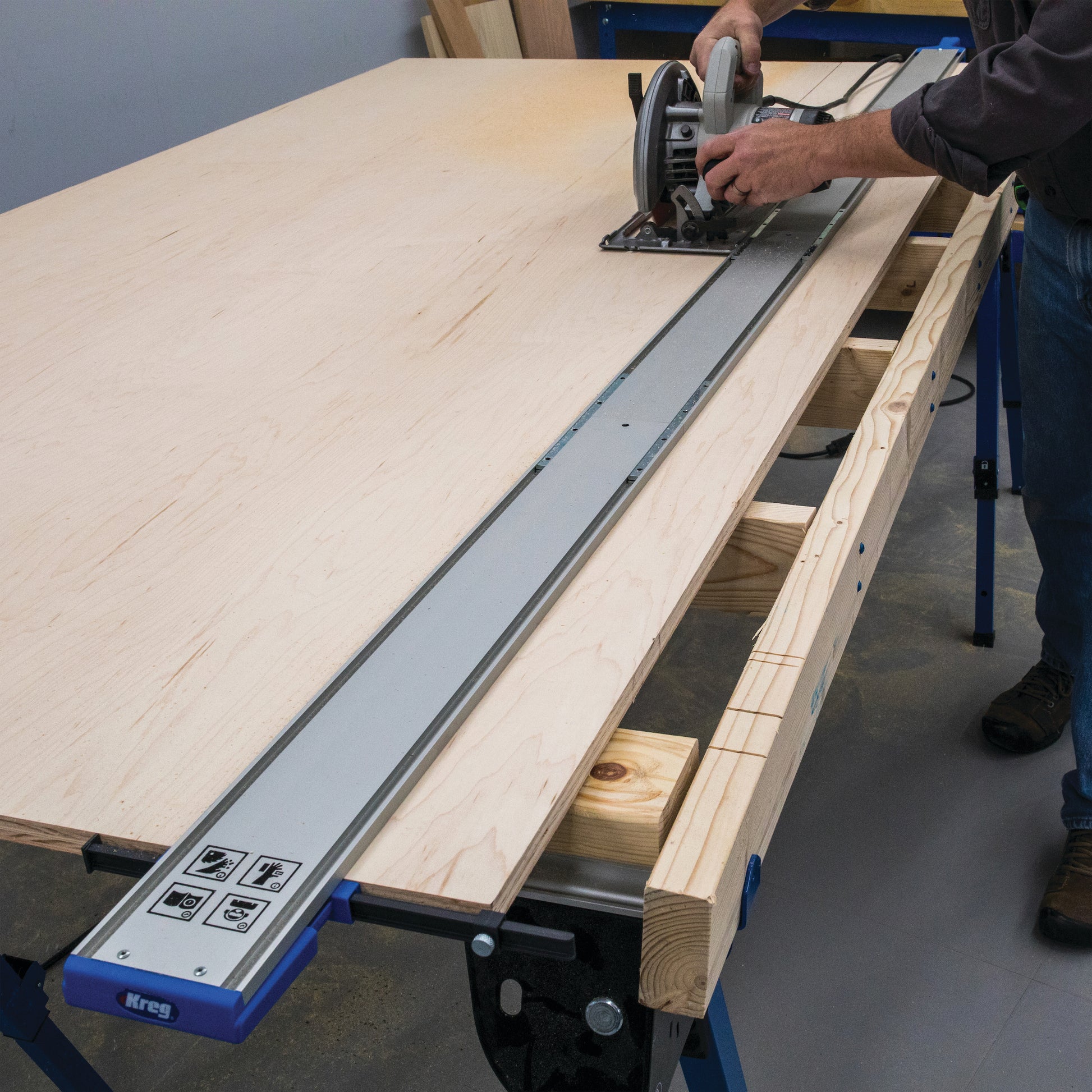 Kreg Straight Edge Guide XL Universal Saw Cutting System with GripMaxx Clamp