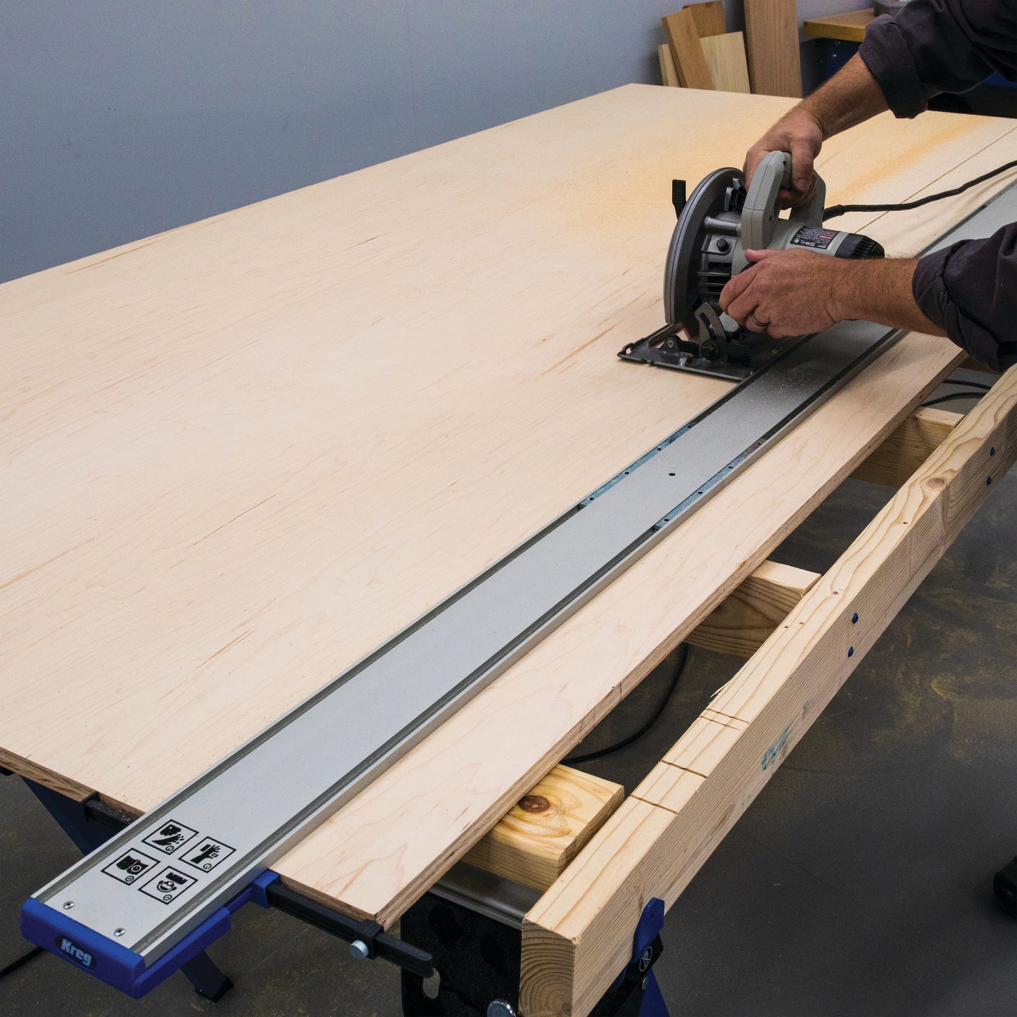 Kreg Straight Edge Guide XL Universal Saw Cutting System with GripMaxx Clamp