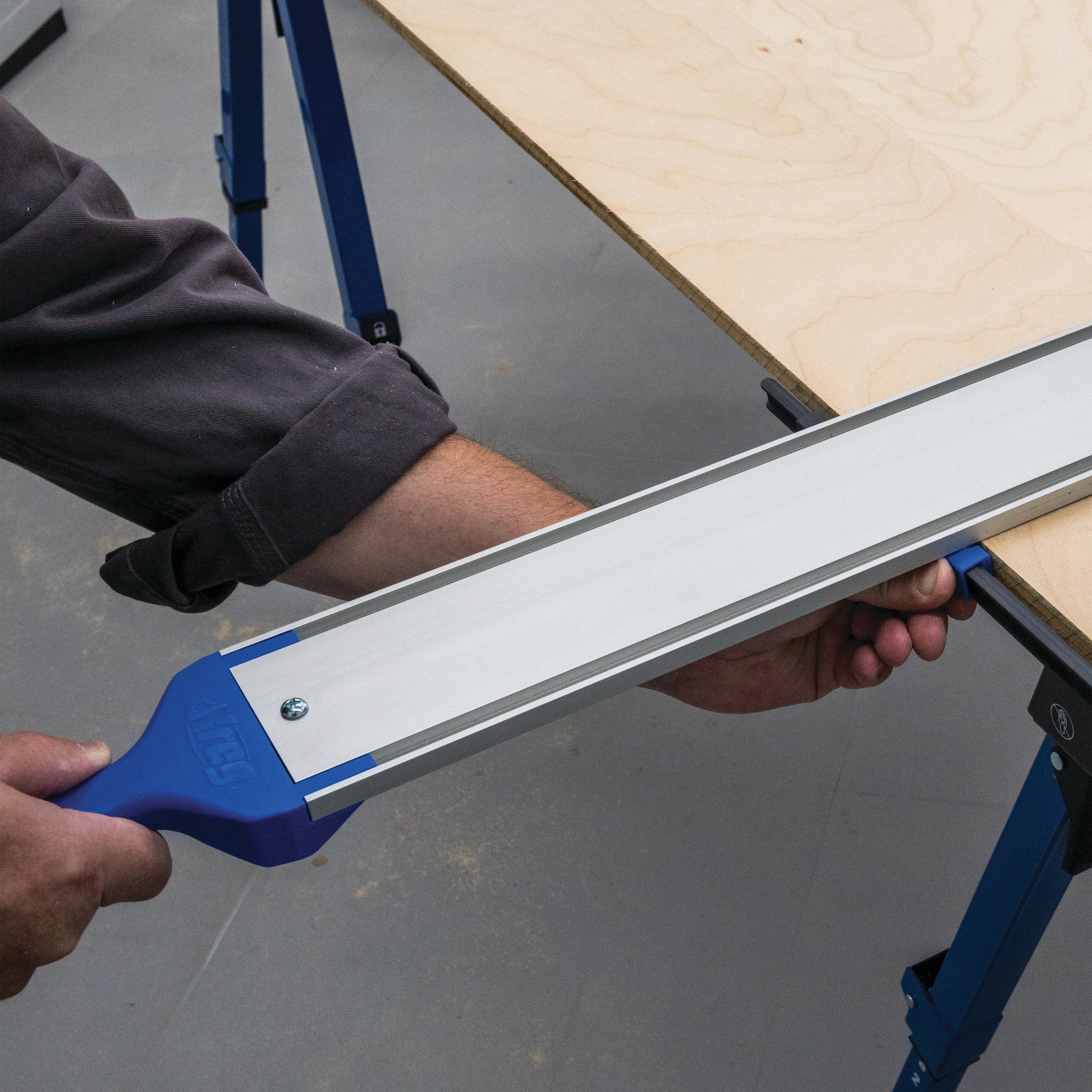 Kreg Straight Edge Guide XL Universal Saw Cutting System with GripMaxx Clamp