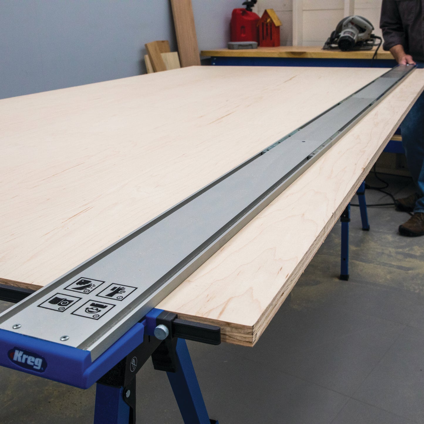 Kreg Straight Edge Guide XL Universal Saw Cutting System with GripMaxx Clamp
