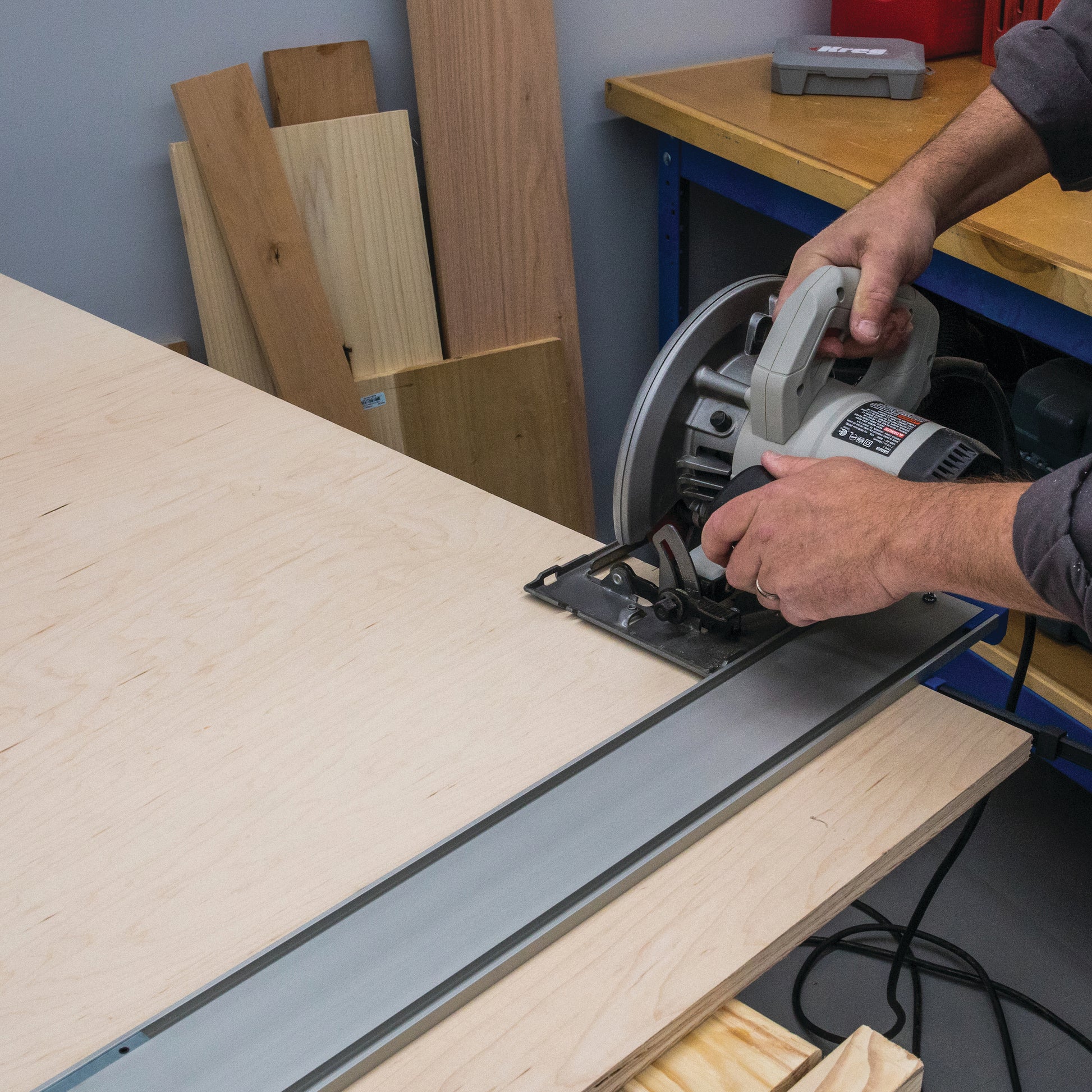 Kreg Straight Edge Guide XL Universal Saw Cutting System with GripMaxx Clamp