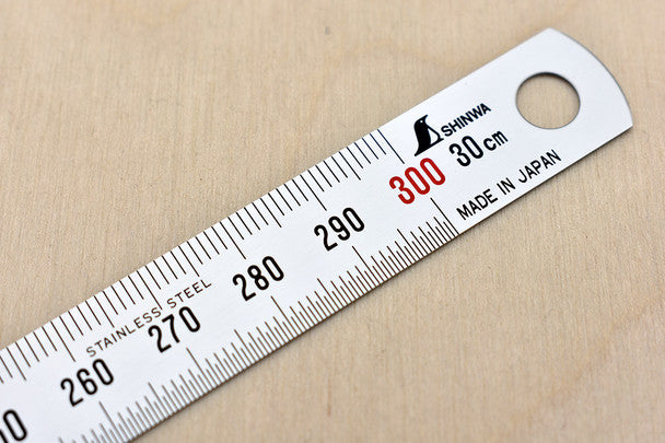 https://cdn11.bigcommerce.com/s-vao5inanlp/images/stencil/608x608/products/6993/5369/shinwa-flexible-rule-300mm-detail-29017__68598.1660513447.jpg?c=1