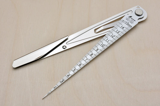 https://cdn11.bigcommerce.com/s-vao5inanlp/images/stencil/original/products/7064/5389/shinwa-taper-gauge-700a-open__38930.1660513455.jpg?c=1